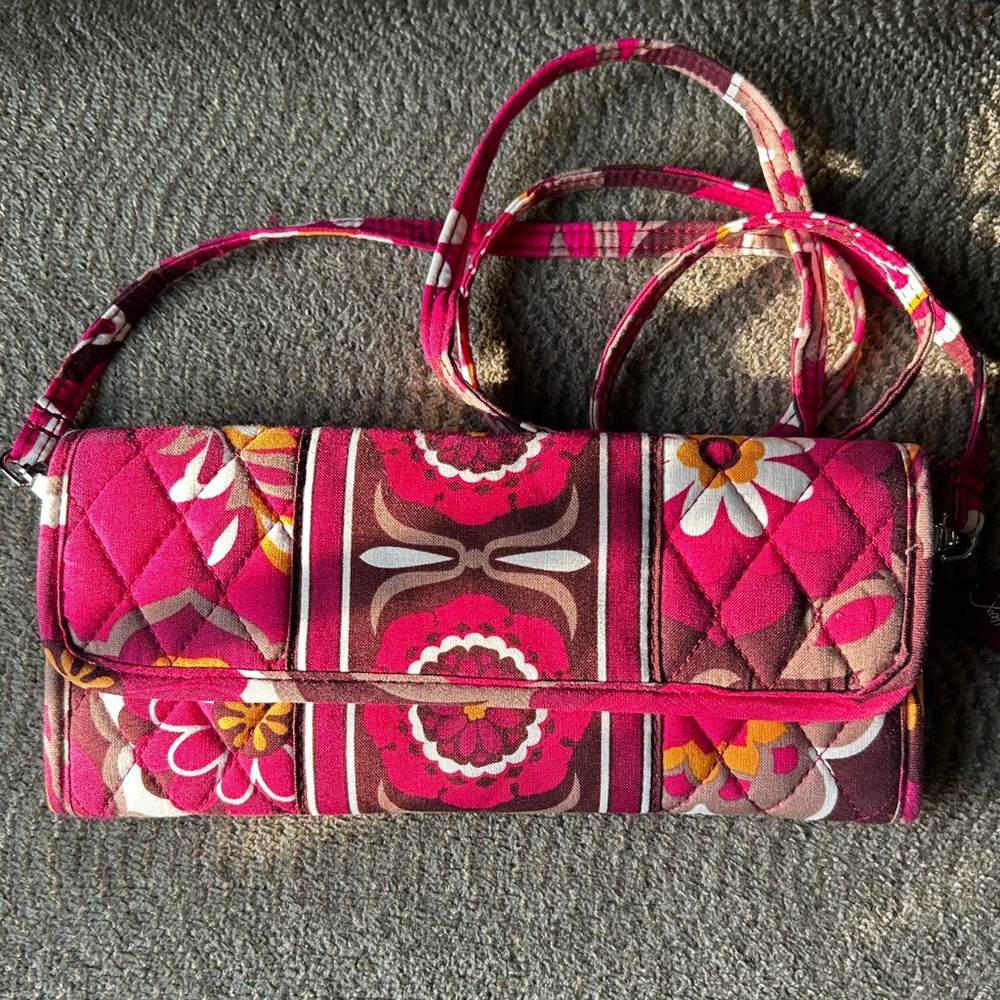 Like New Condition Vera Bradley Sleek Wallet Crossbody